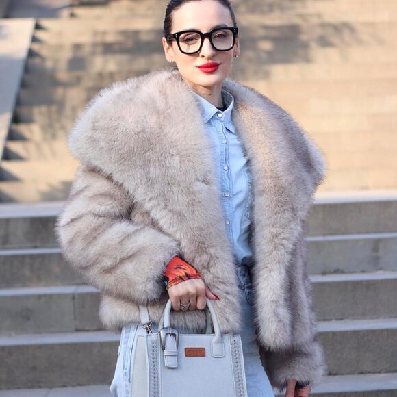 Stylish Wrangler Vegan Leather Tote Bag in Retro Gray – Organize in Elegance - Picture 2 of 6